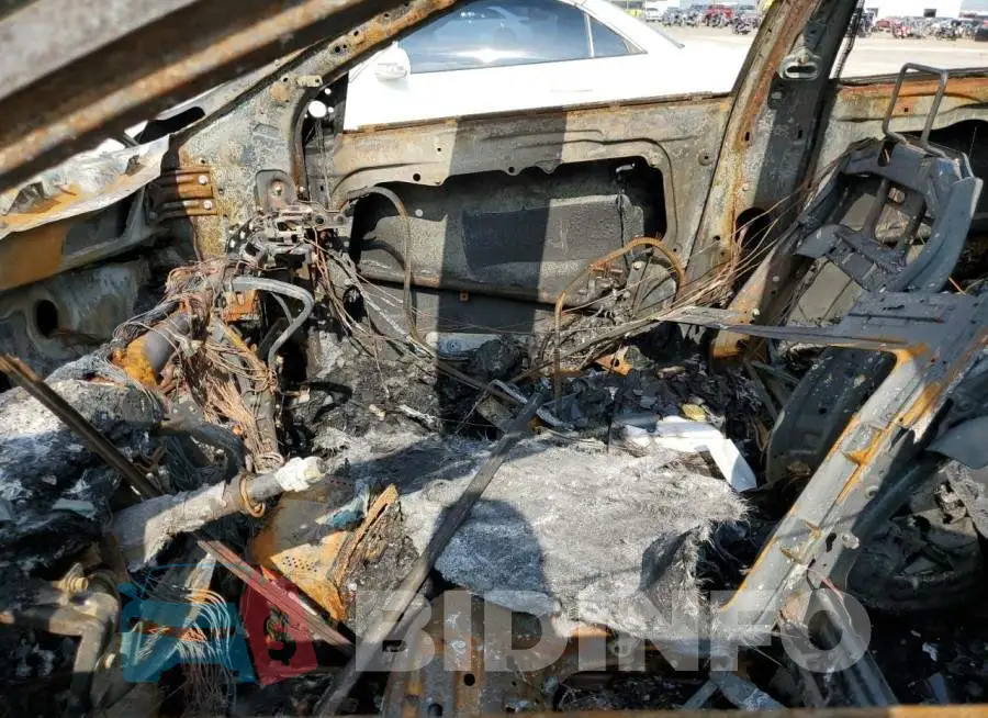 5NPEC4AC8EH825646 Photo# 7