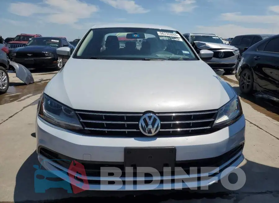 3VW2B7AJ5JM249389 Photo# 5