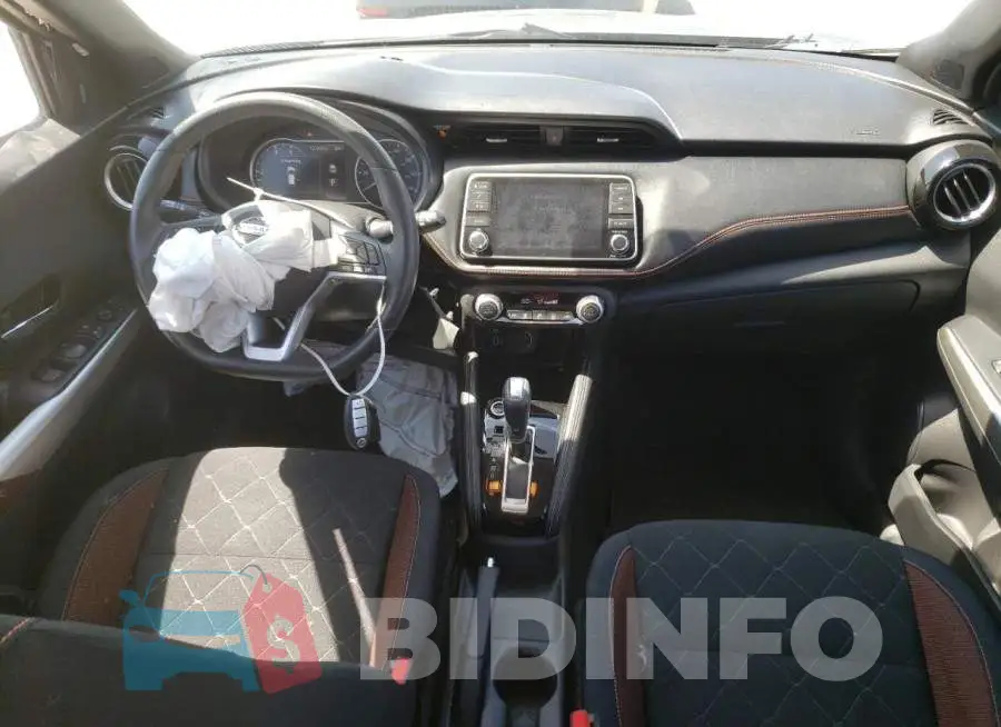3N1CP5CU4JL534145 Photo# 8