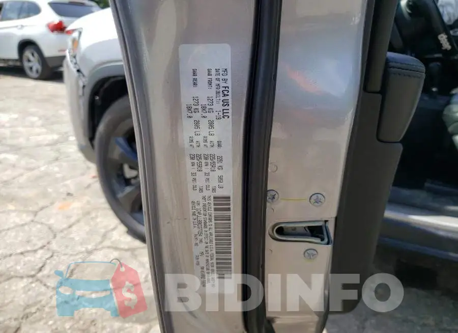 1C4PJLLB9KD377254 Photo# 13