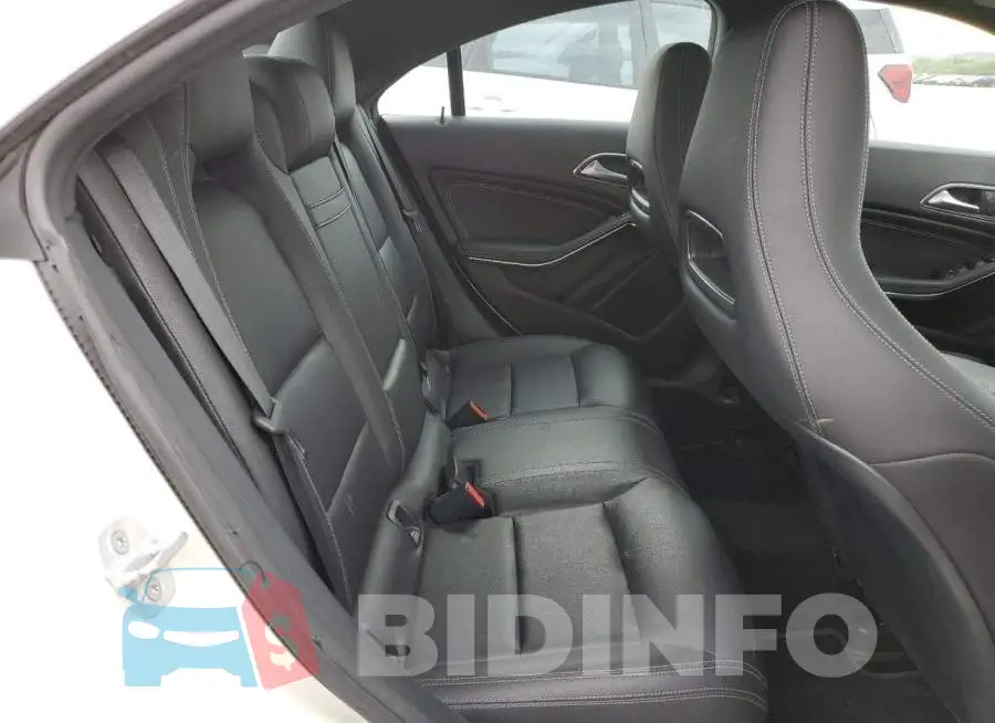 WDDSJ4EB2JN557011 Photo# 10