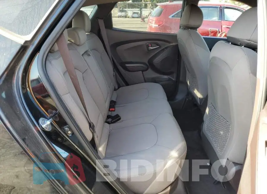KM8JT3AF4FU103077 Photo# 10