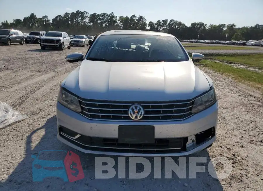 1VWBS7A35GC013157 Photo# 5