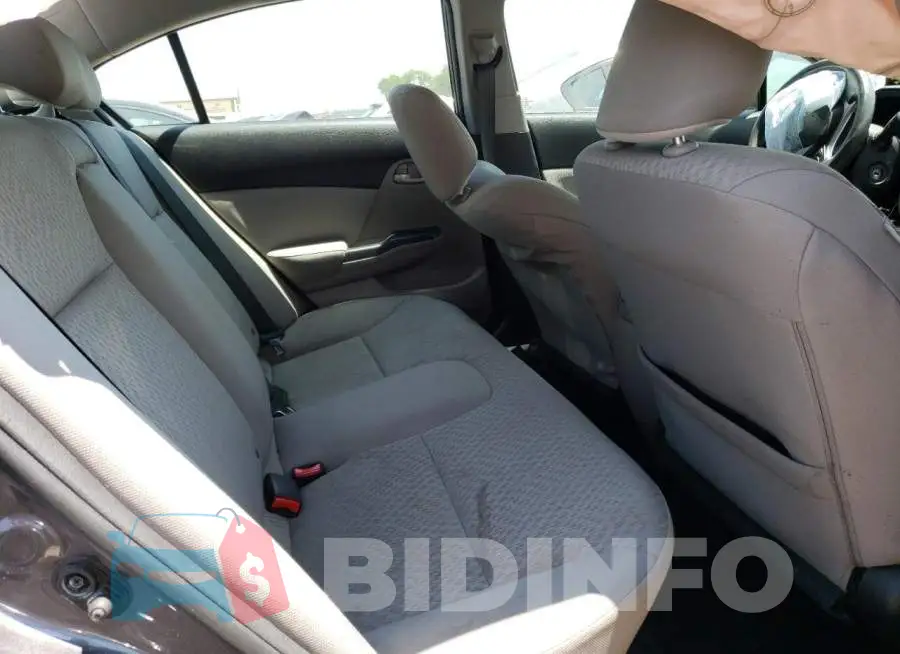 19XFB2F57FE121739 Photo# 10