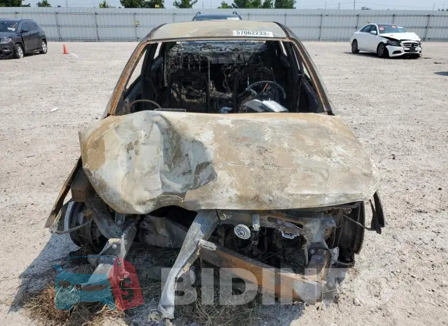 3KPC24A66ME146143 Photo# 5
