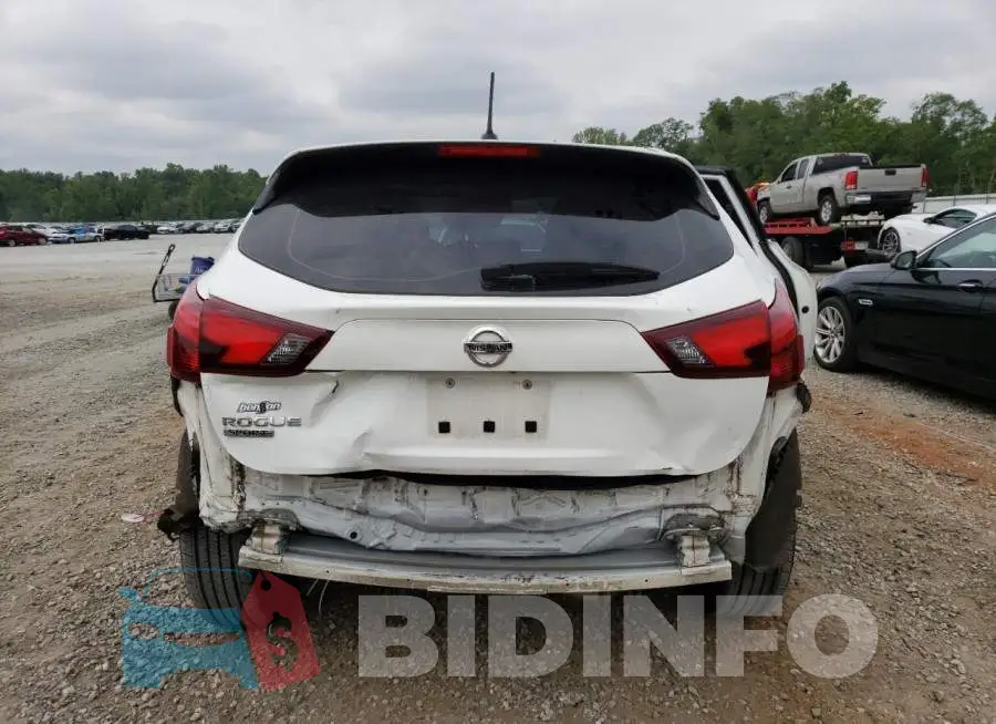 JN1BJ1CP5JW108541 Photo# 6