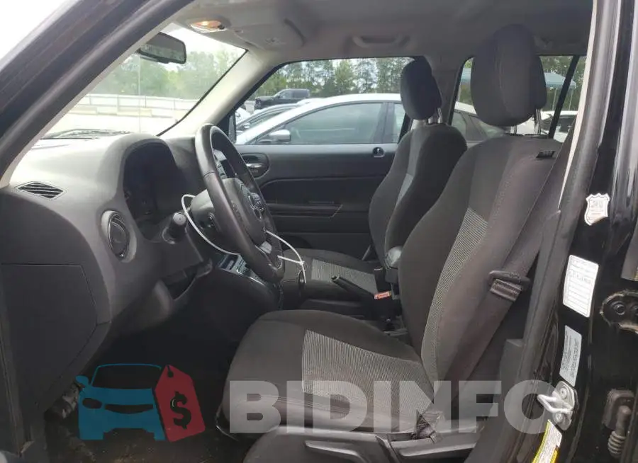 1C4NJPFB4HD184030 Photo# 7