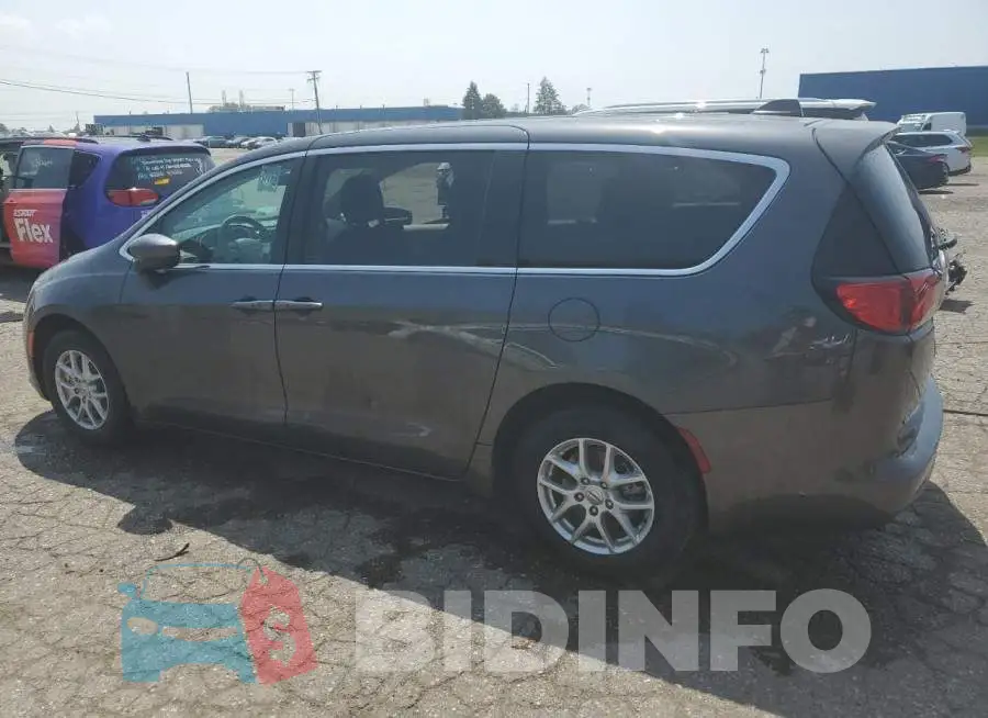 2C4RC1CG4NR225323 Photo# 2
