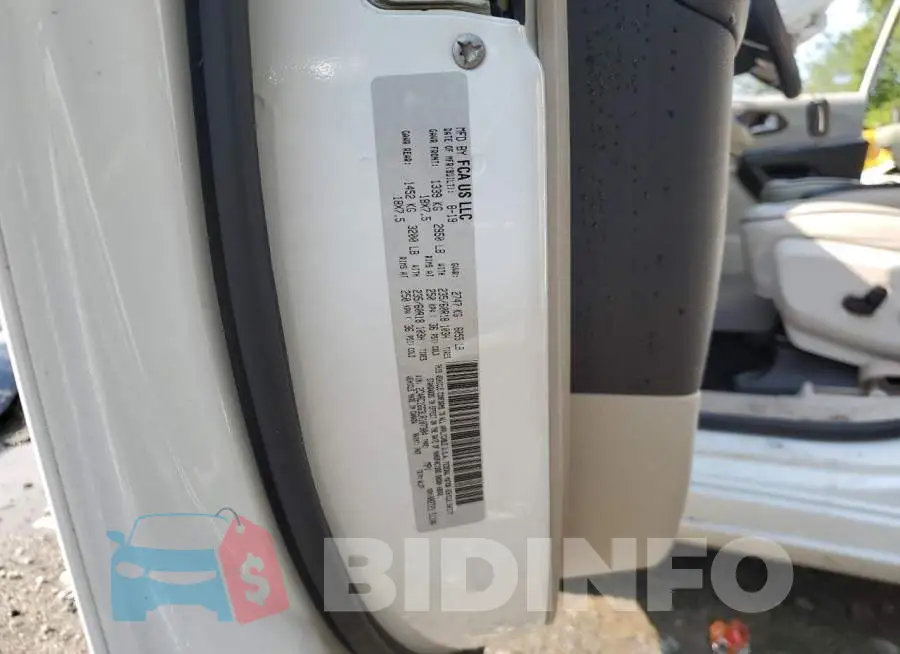 2C4RC1GG3LR107304 Photo# 13