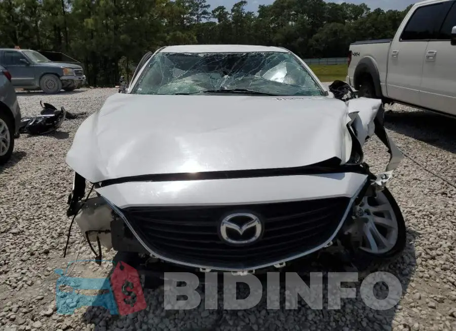JM1GJ1V58E1112598 Photo# 5