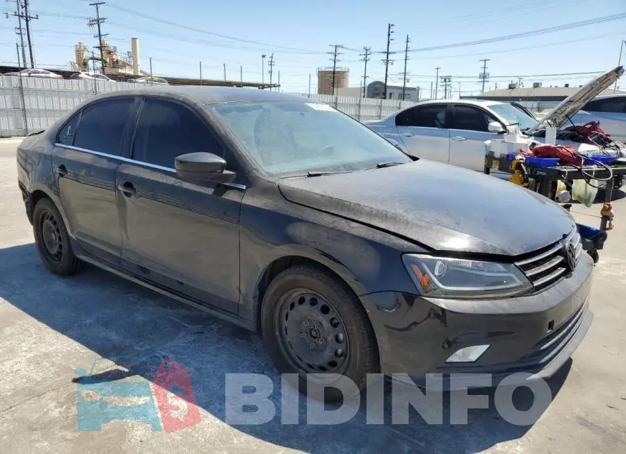 3VW167AJ4HM392523 Photo# 4