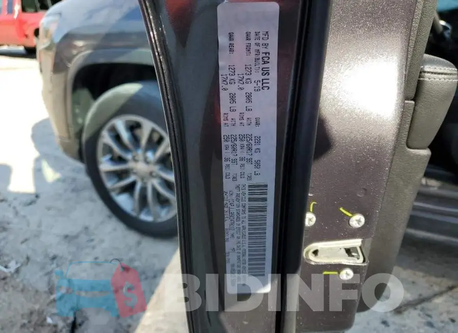 1C4PJLLB5KD470112 Photo# 12
