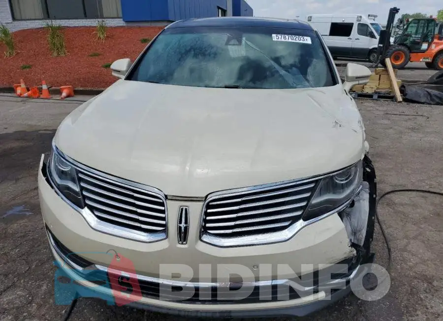 2LMTJ8LR1GBL71518 Photo# 5