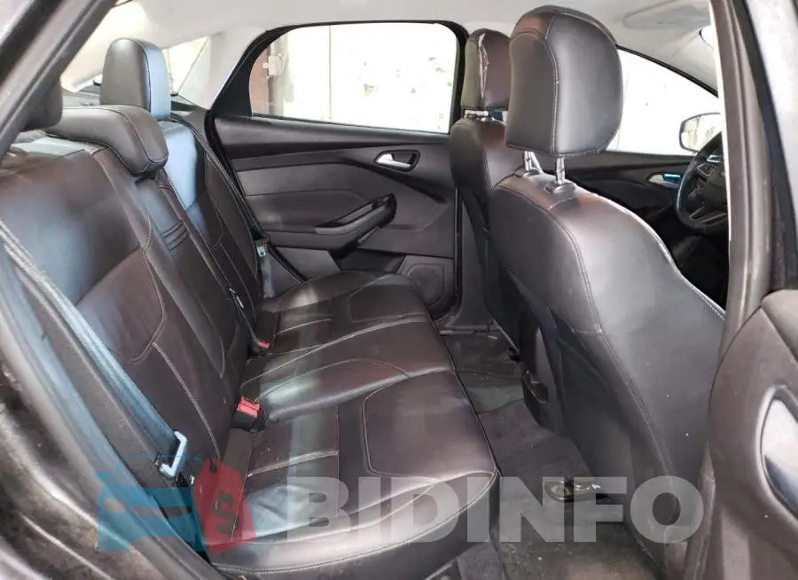 1FADP3F22FL283571 Photo# 10