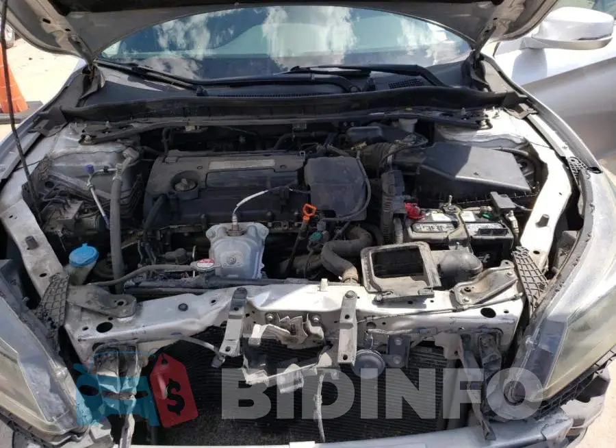 1HGCR2F75FA167915 Photo# 11