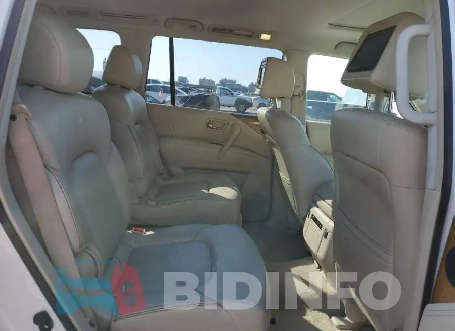 JN8AZ2NF4E9552868 Photo# 11