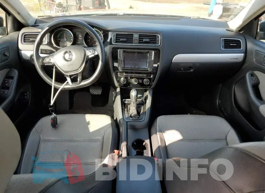 3VW637AJ9GM233851 Photo# 8