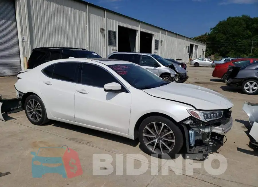 19UUB2F35KA002088 Photo# 4