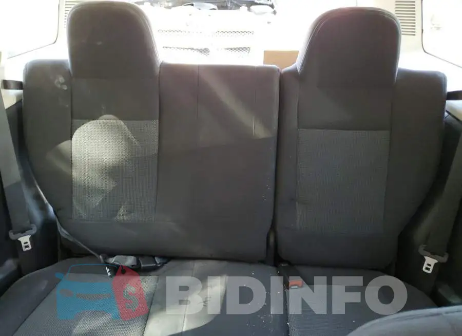 1C4NJRBBXFD353918 Photo# 10