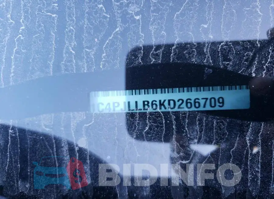 1C4PJLLB6KD266709 Photo# 12