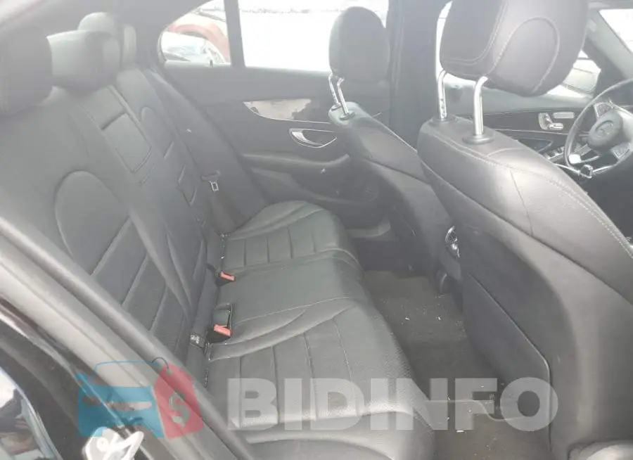 WDDWF4JB3JR320836 Photo# 10