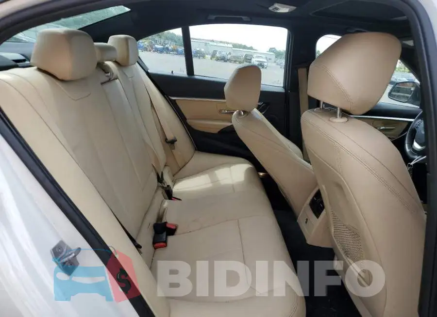 WBA8D9C38HA011543 Photo# 10