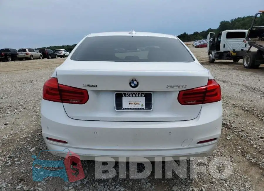 WBA8E5G51JNU47005 Photo# 6