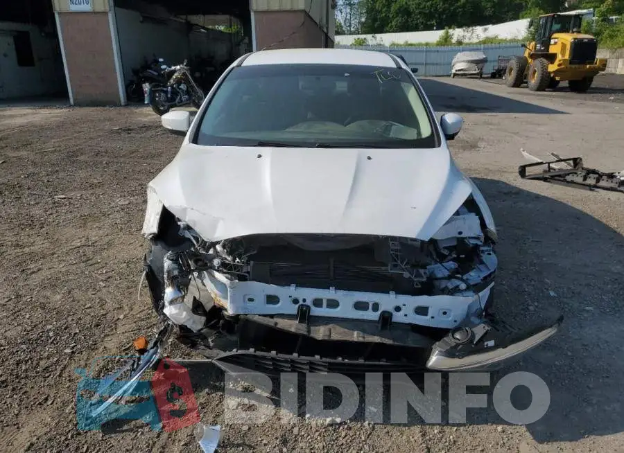 1FADP3F22GL402835 Photo# 5