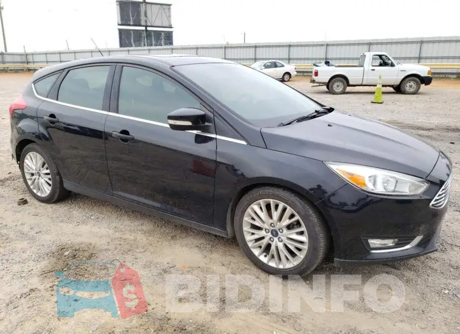 1FADP3N28JL323887 Photo# 4