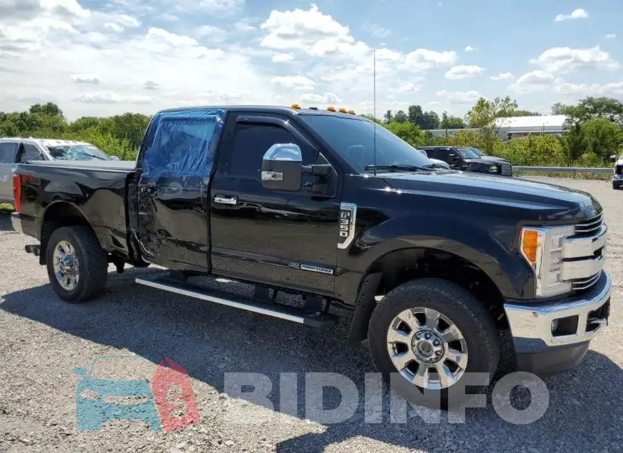 1FT8W3BT2JEC51648 Photo# 4