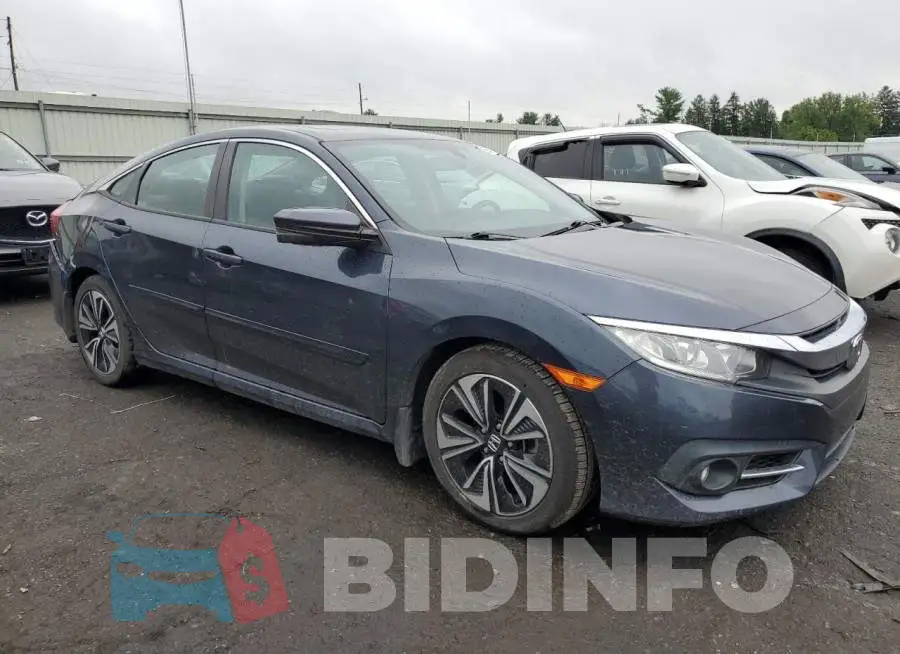 19XFC1F30HE210688 Photo# 4