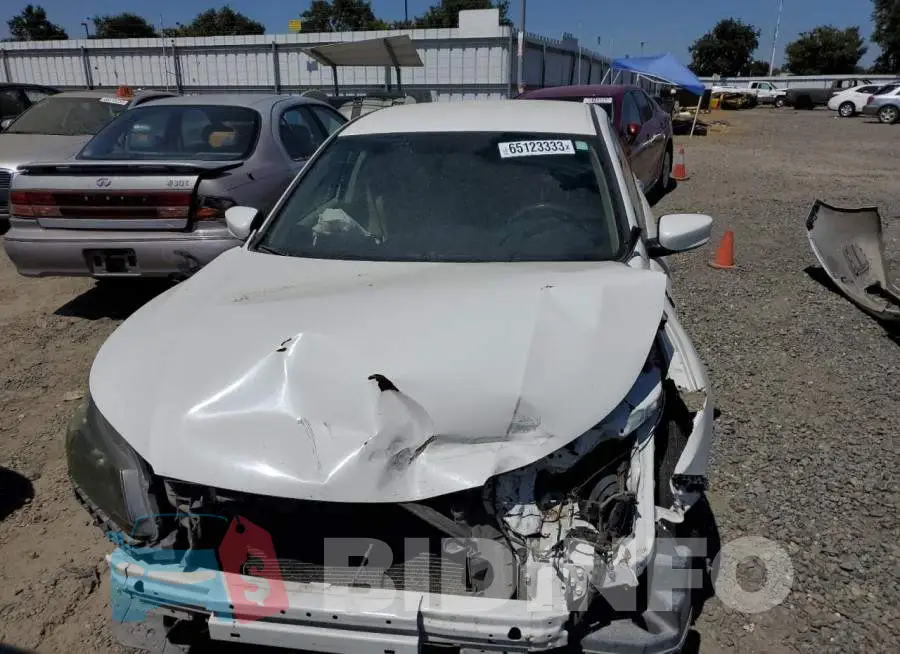 1HGCR2F35EA230538 Photo# 5