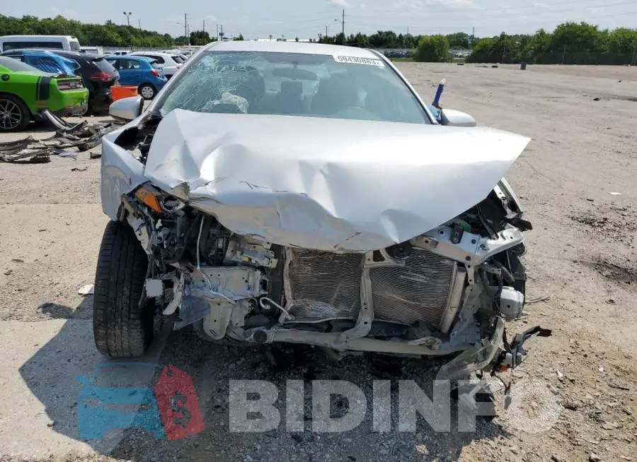2T1BURHE3FC234312 Photo# 5