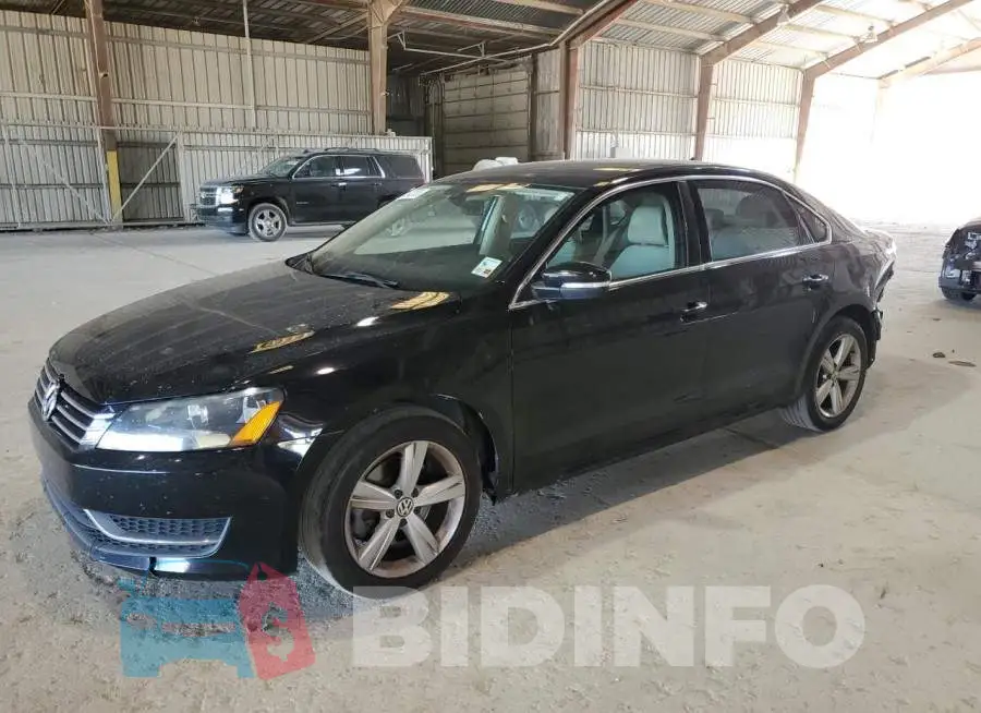 1VWBS7A33FC012636 Photo# 1