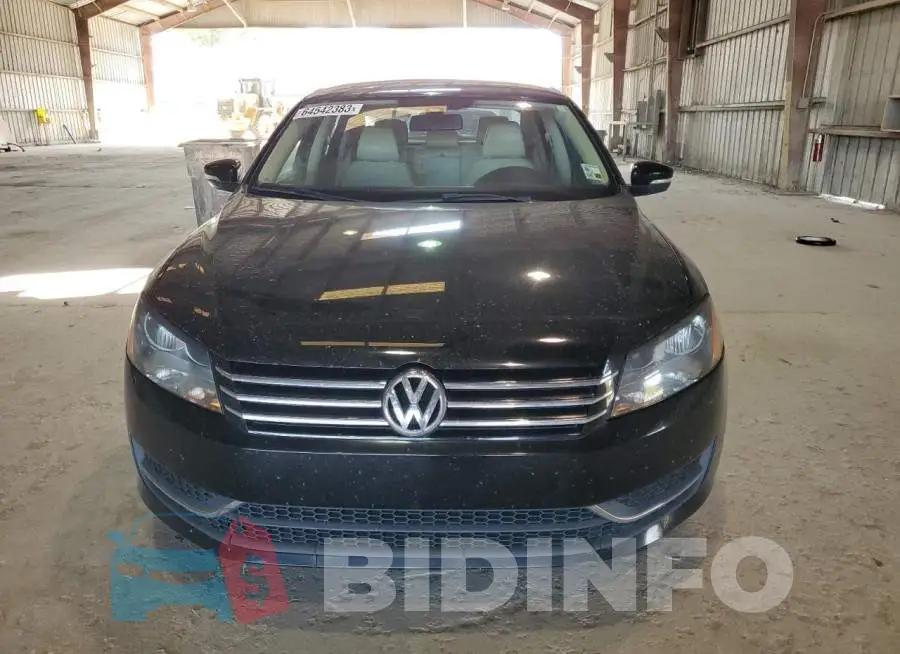 1VWBS7A33FC012636 Photo# 5