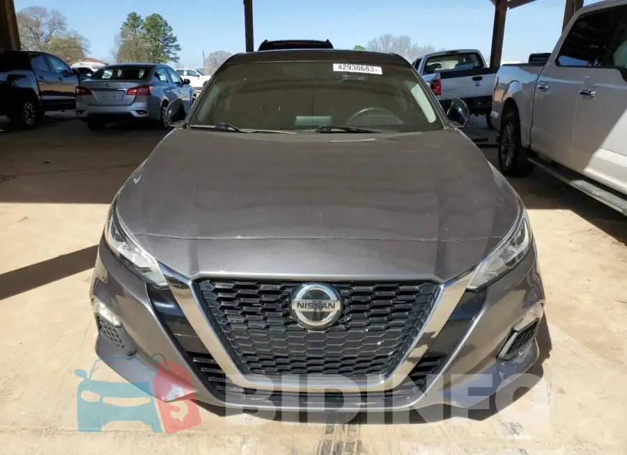 1N4BL4CV1KC180417 Photo# 5
