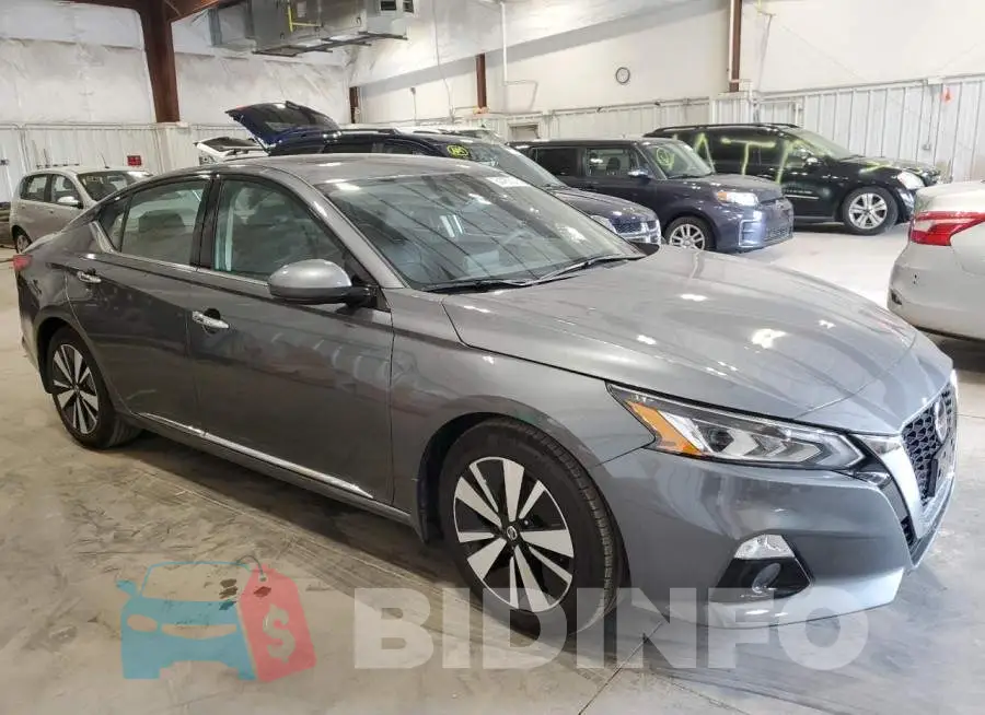 1N4BL4EV1LC122113 Photo# 4