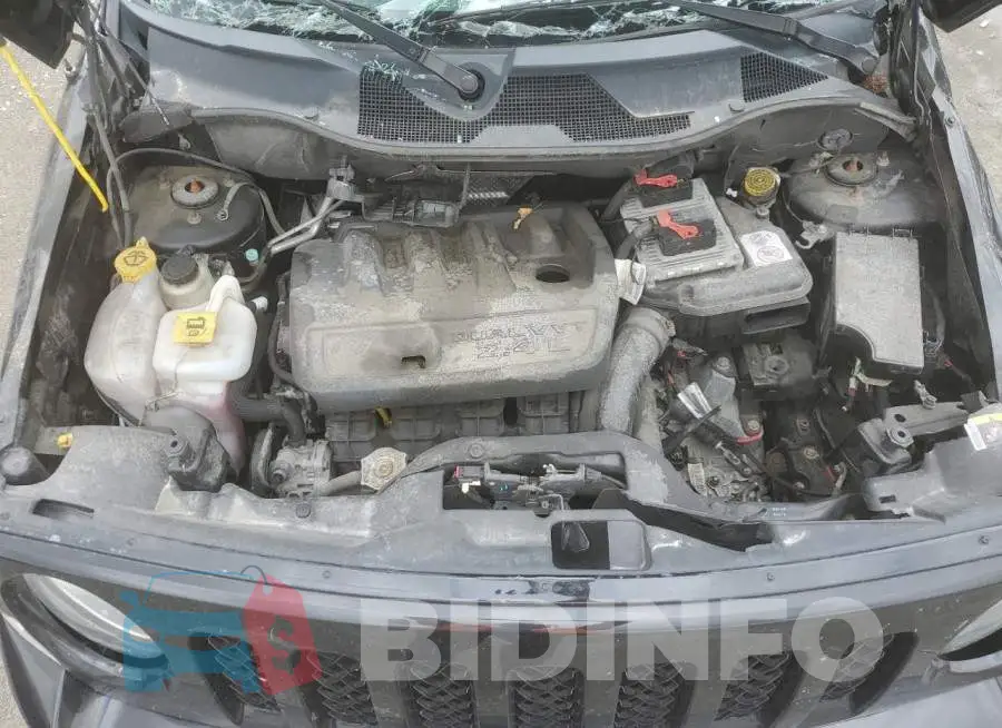 1C4NJRBBXGD673368 Photo# 12