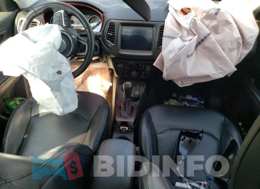 3C4NJDDB5JT192042 Photo# 8