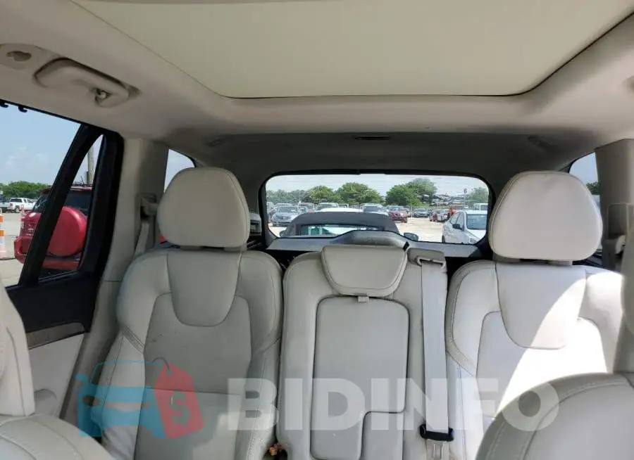 YV4A22PL5M1771402 Photo# 10