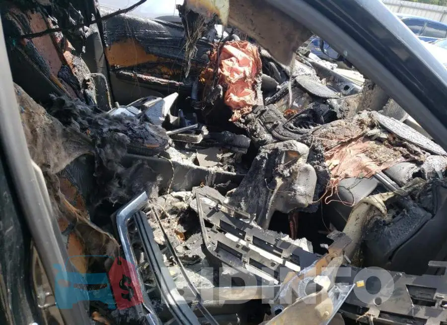 2G1105S3XJ9112572 Photo# 5