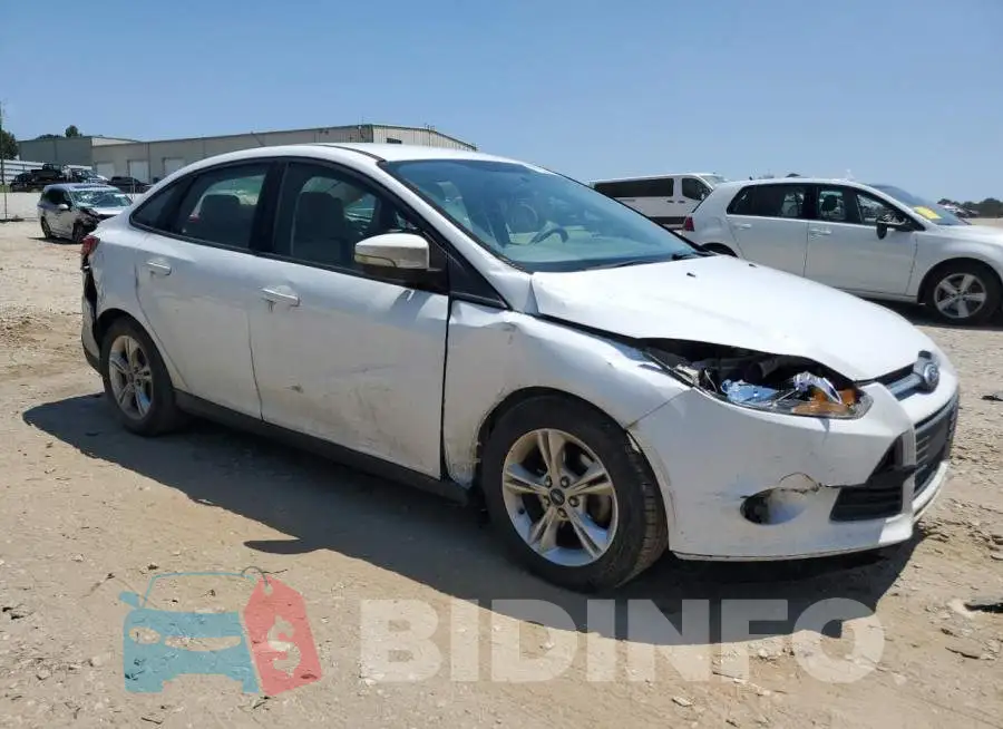 1FADP3F22EL435461 Photo# 4