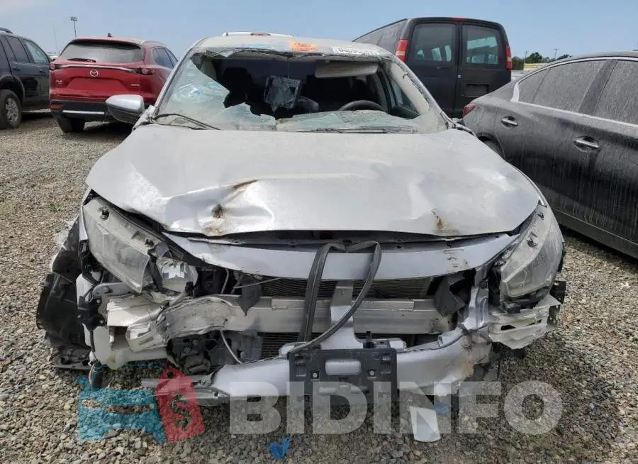 19XFC2F64KE205775 Photo# 5