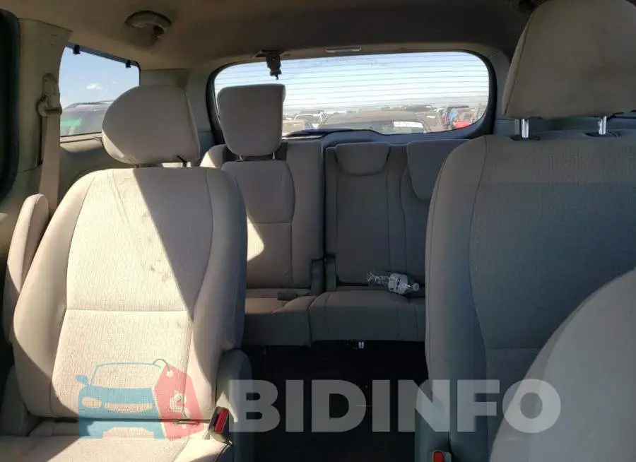 KNDMB5C10G6172016 Photo# 10