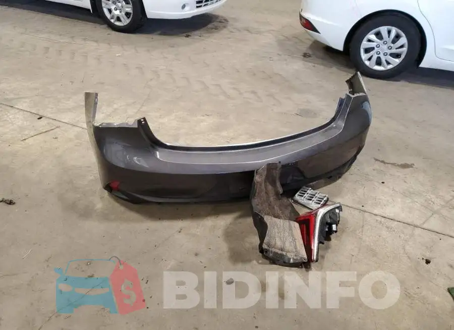 19UDE2F38KA010032 Photo# 12