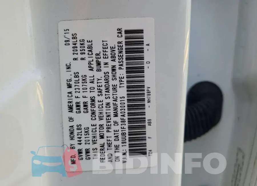 19UUB1F38FA030015 Photo# 12