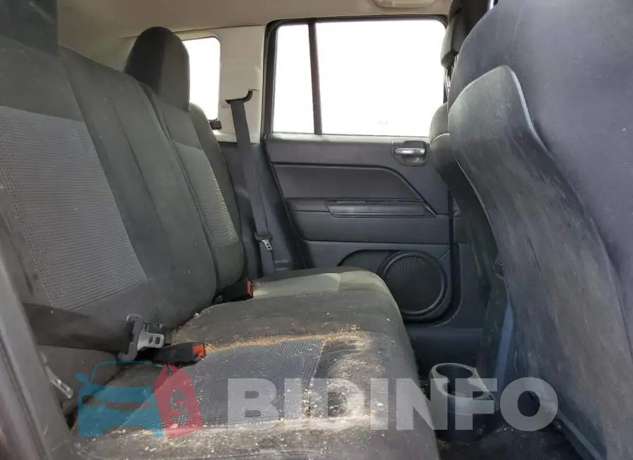 1C4NJCBA1FD397178 Photo# 10