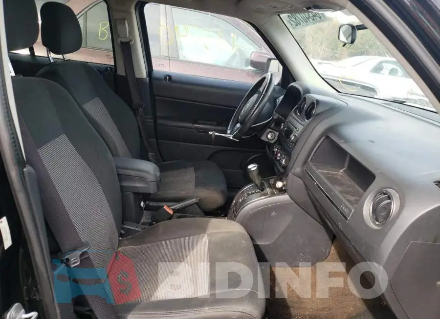 1C4NJPFB3ED547882 Photo# 5