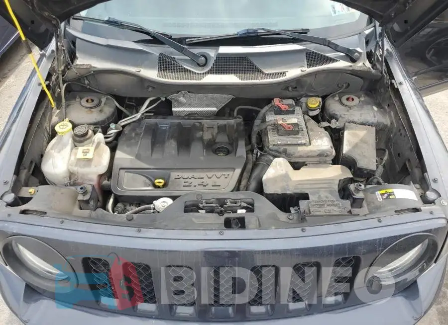 1C4NJRBB6ED641692 Photo# 12