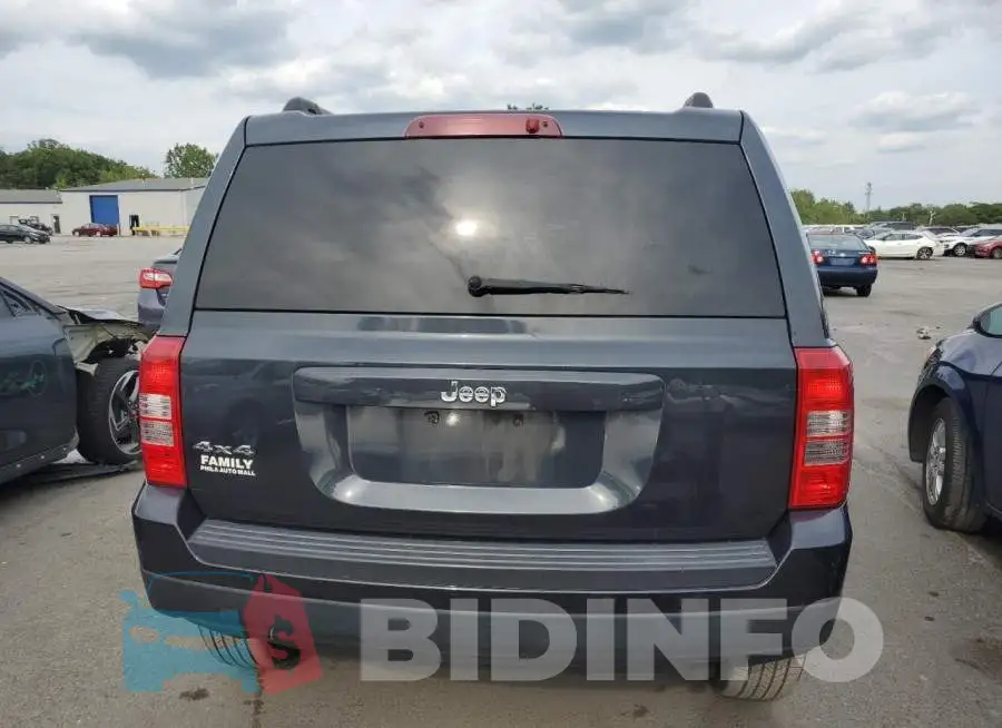 1C4NJRBB6ED641692 Photo# 6